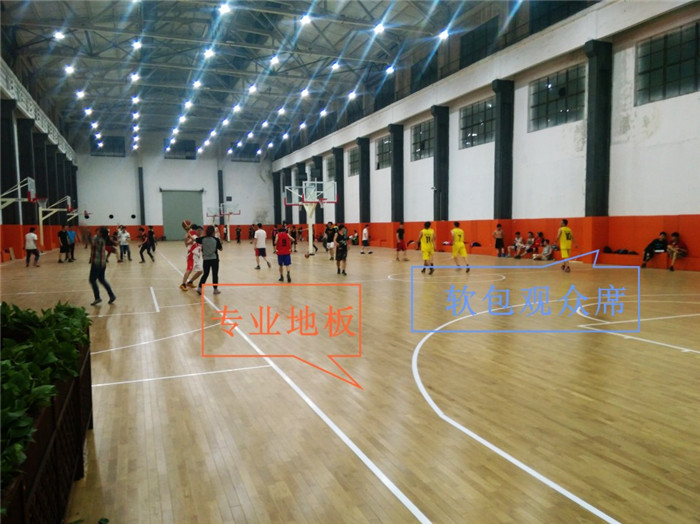 浙江上虞8090籃球俱樂部籃球場(chǎng)館木地板成功案例（2）
